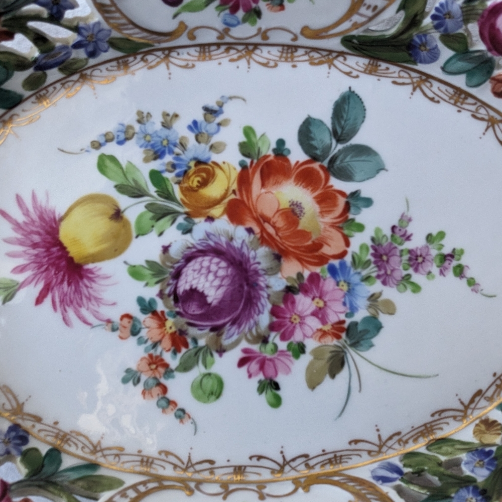 Dresden Potscappel Carl Thieme Pierced Floral Gold Handled Serving Bowl Damaged - Picture 13 of 16